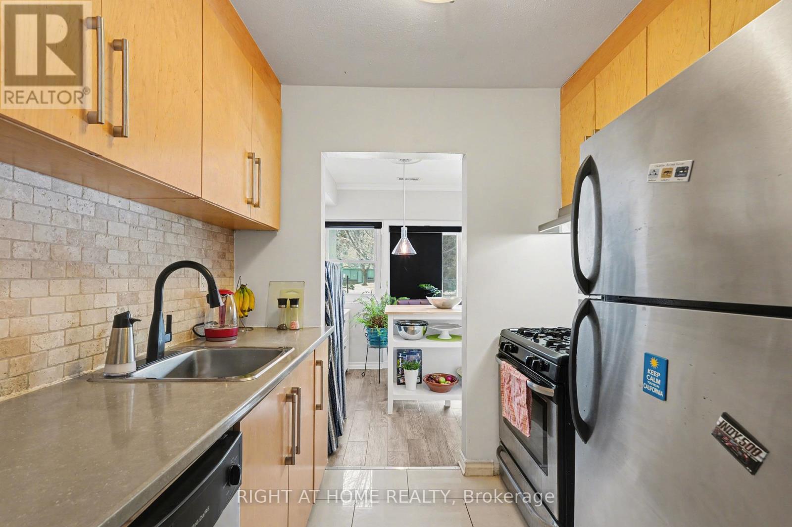121 - 12 CORKSTOWN ROAD — photo 10