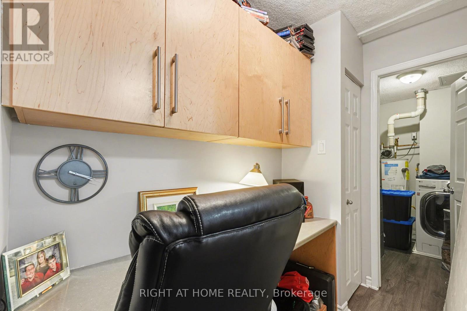 121 - 12 CORKSTOWN ROAD — photo 21