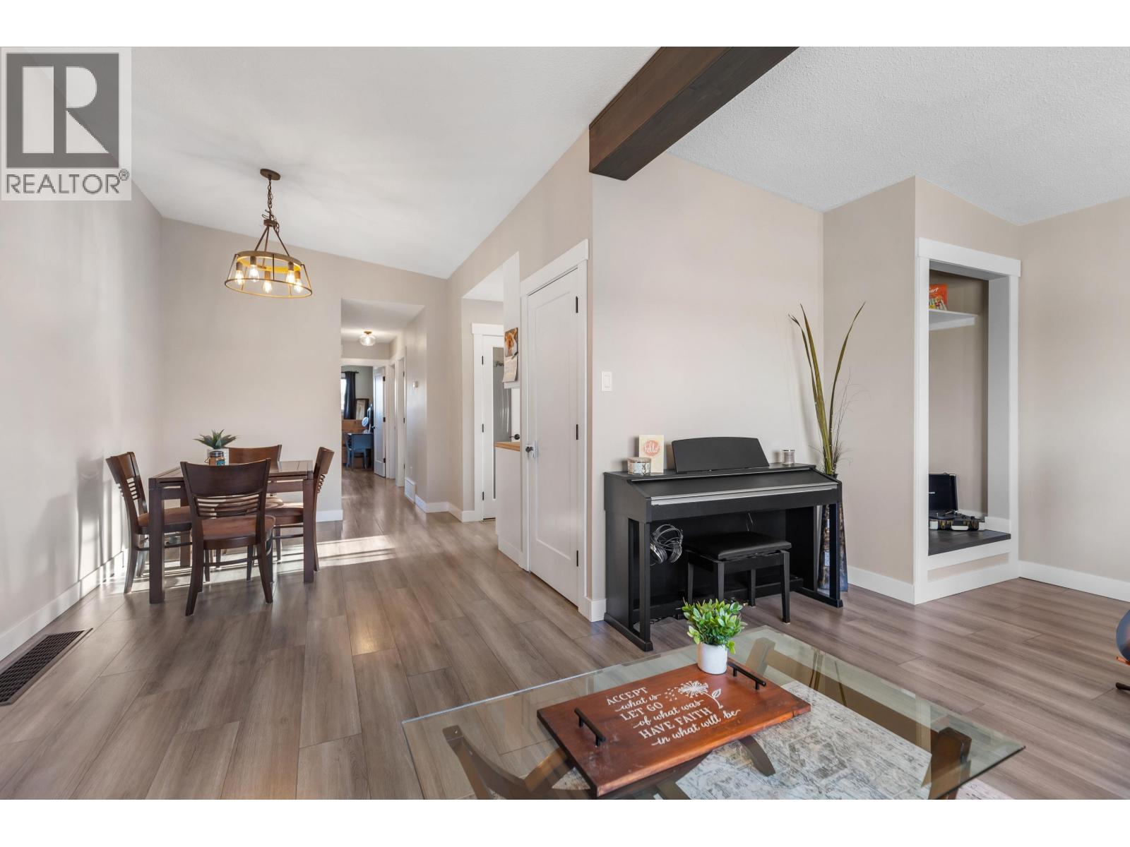 149-151 PIONEER AVENUE - 17