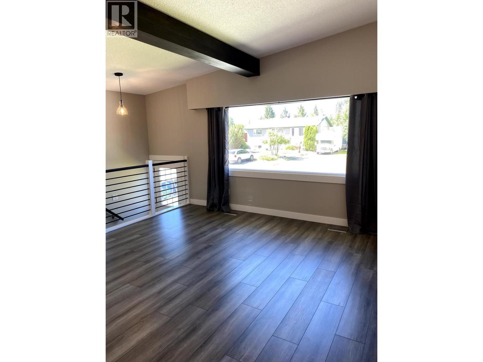 149-151 PIONEER AVENUE - 10