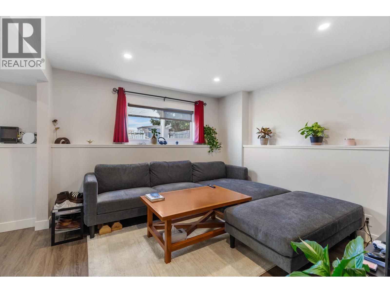 149-151 PIONEER AVENUE - 20