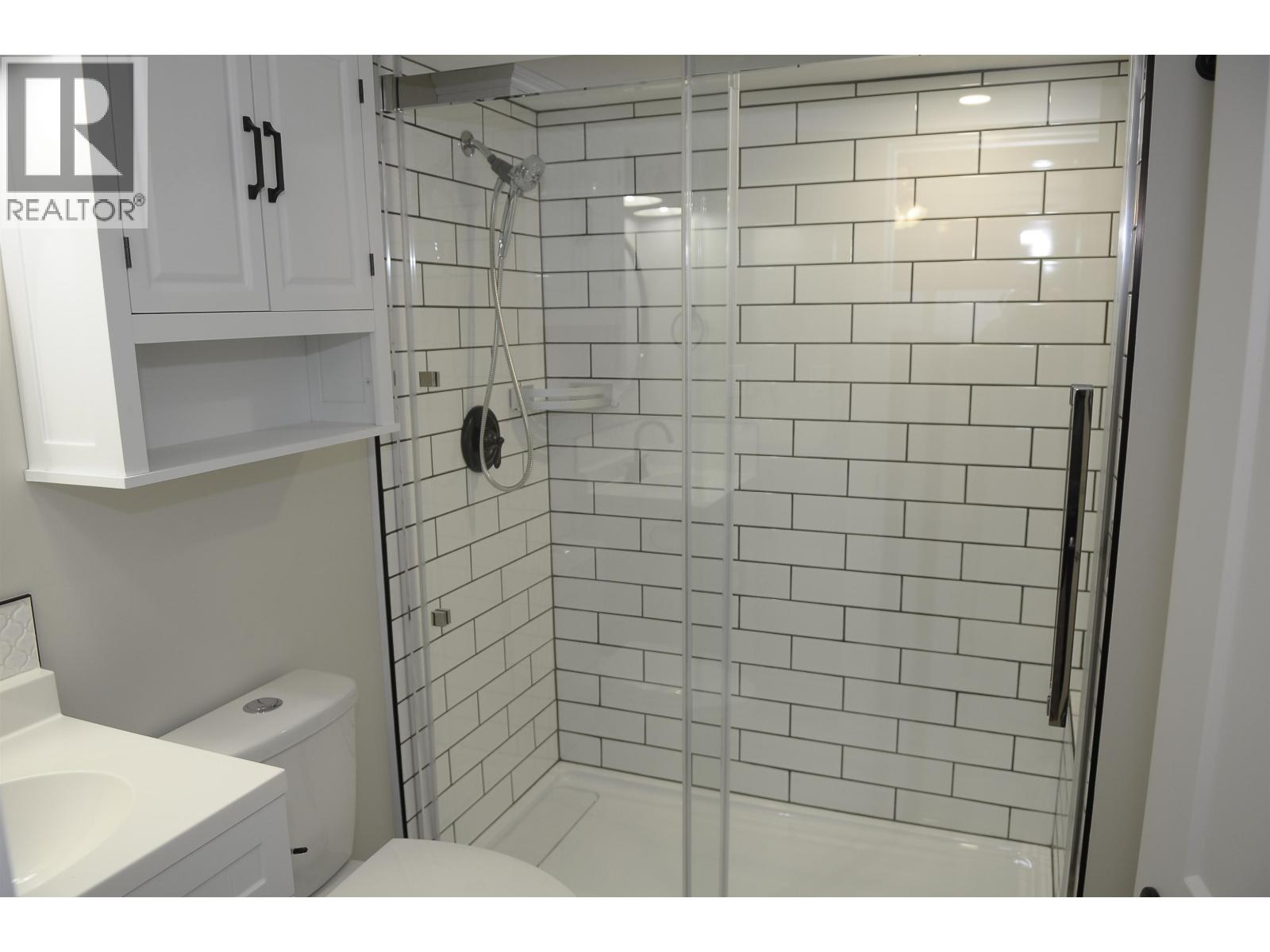 149-151 PIONEER AVENUE - 34