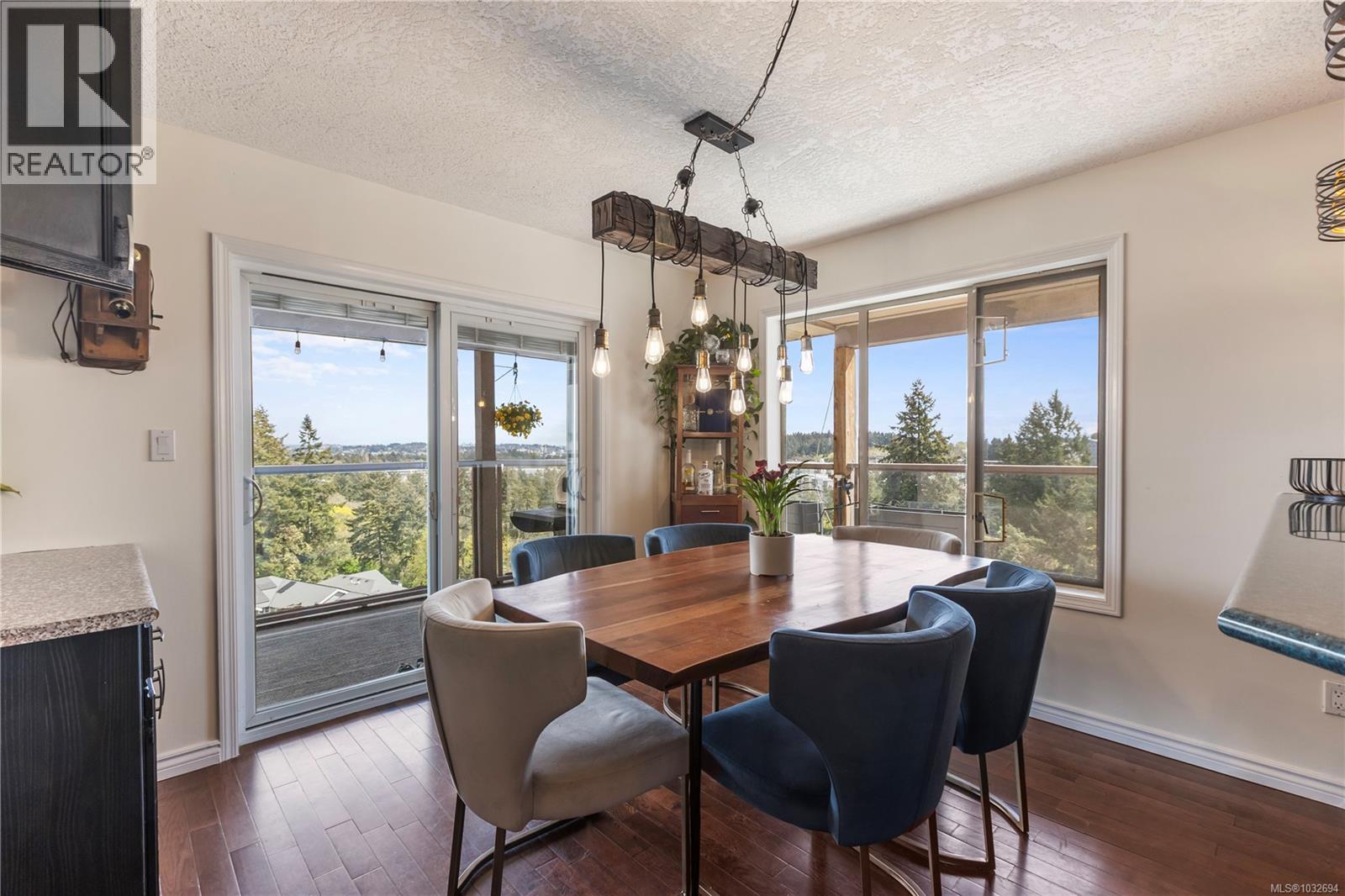  380 Crystalview Terrace, Langford