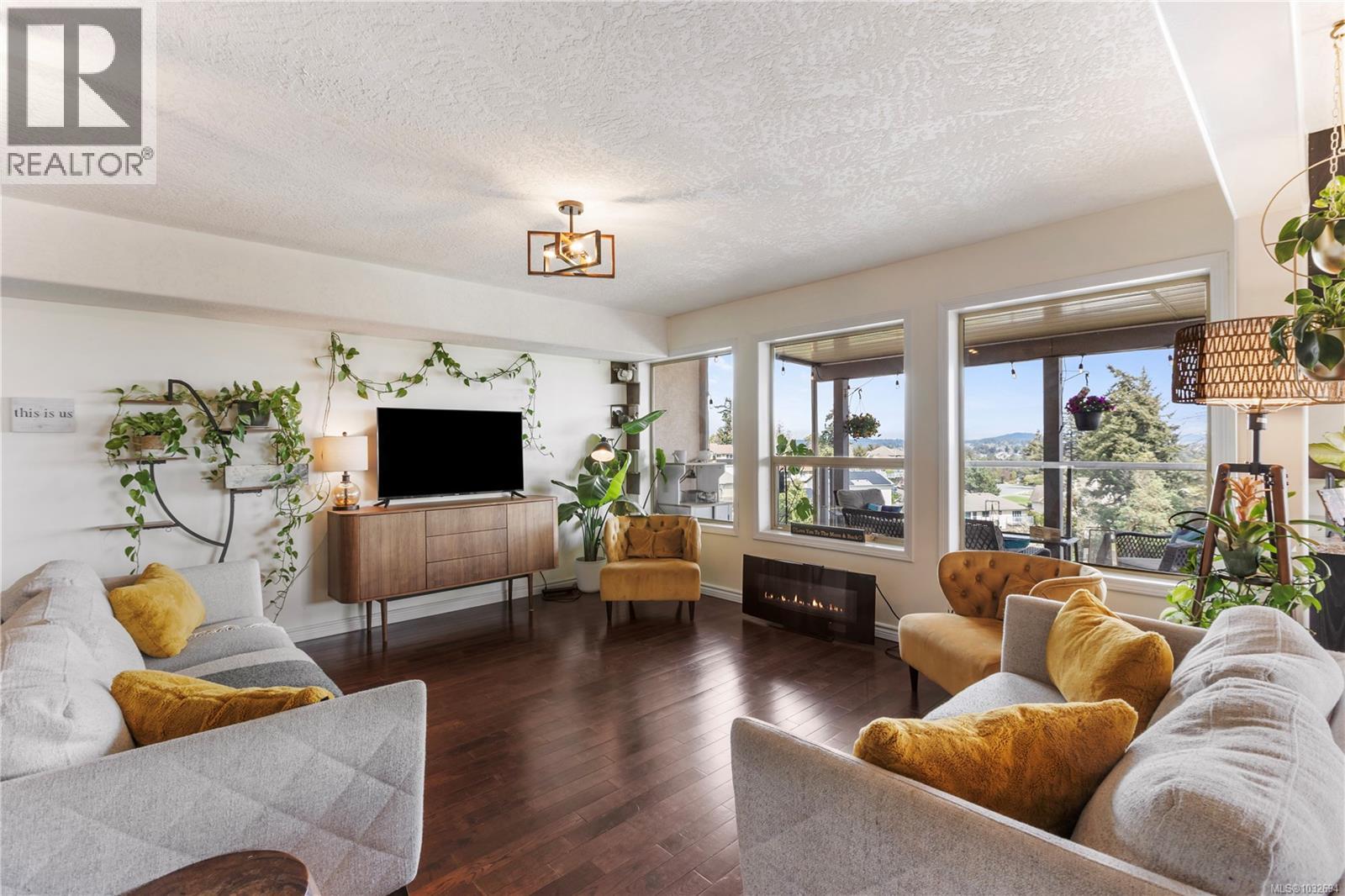  380 Crystalview Terrace, Langford