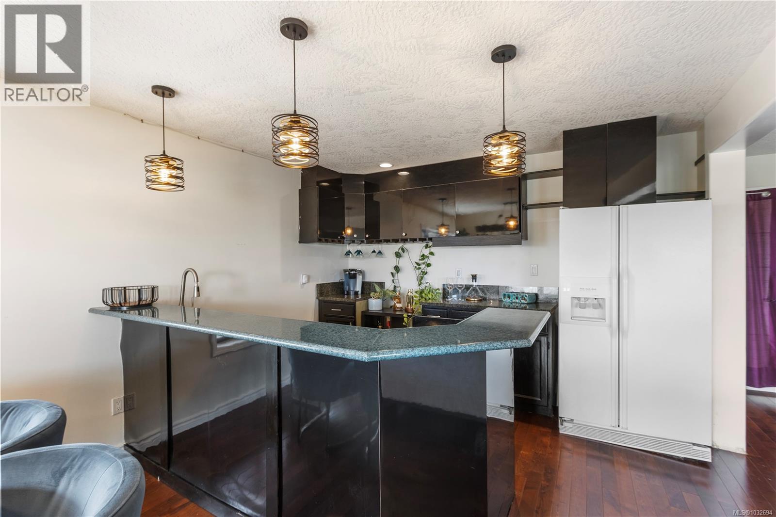  380 Crystalview Terrace, Langford