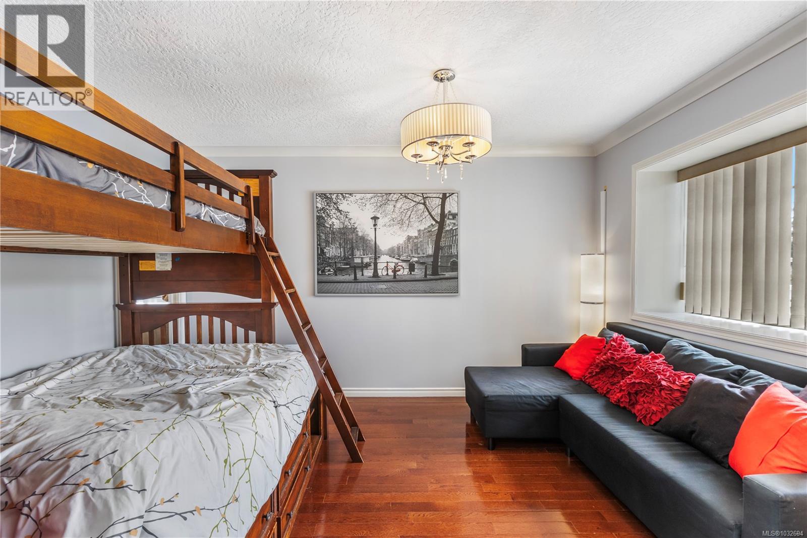  380 Crystalview Terrace, Langford