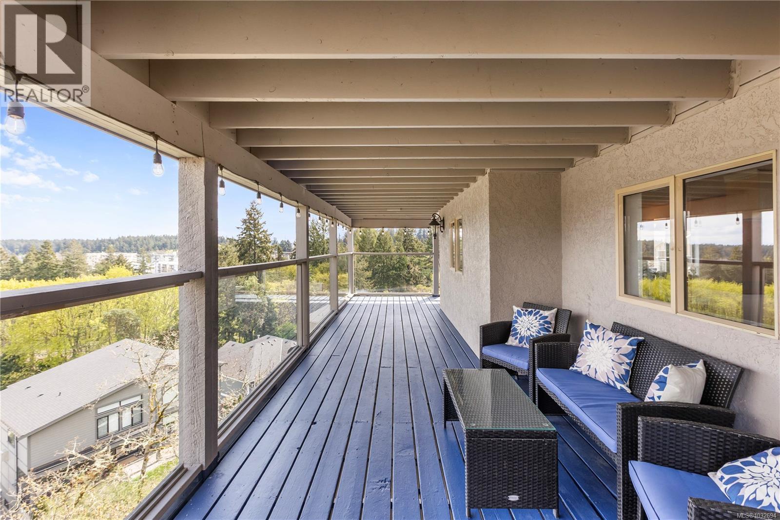  380 Crystalview Terrace, Langford