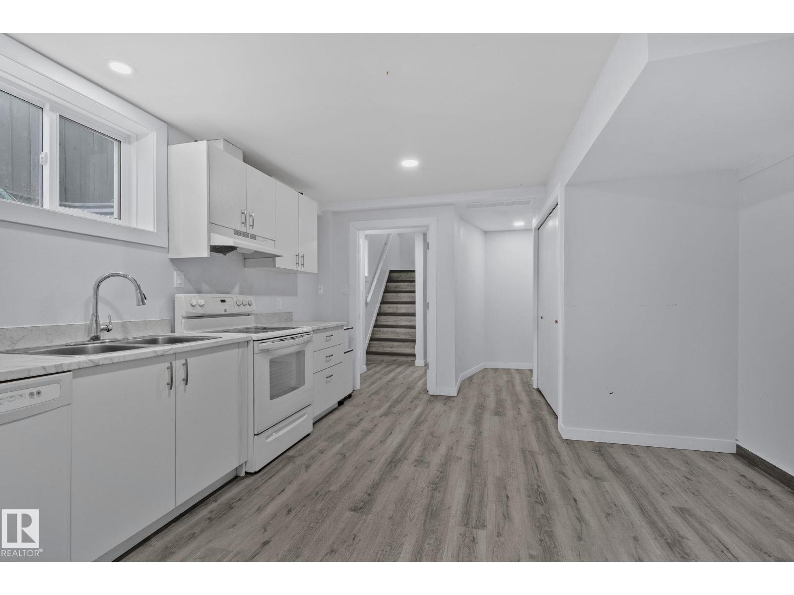 12002 37 ST NW, Edmonton