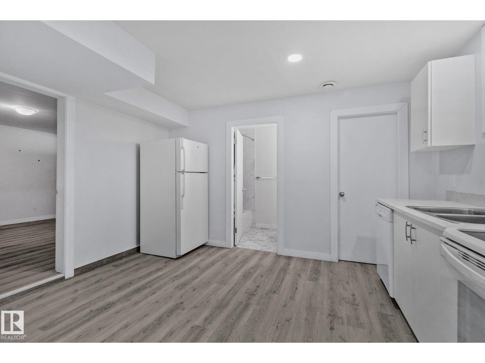 12002 37 ST NW, Edmonton