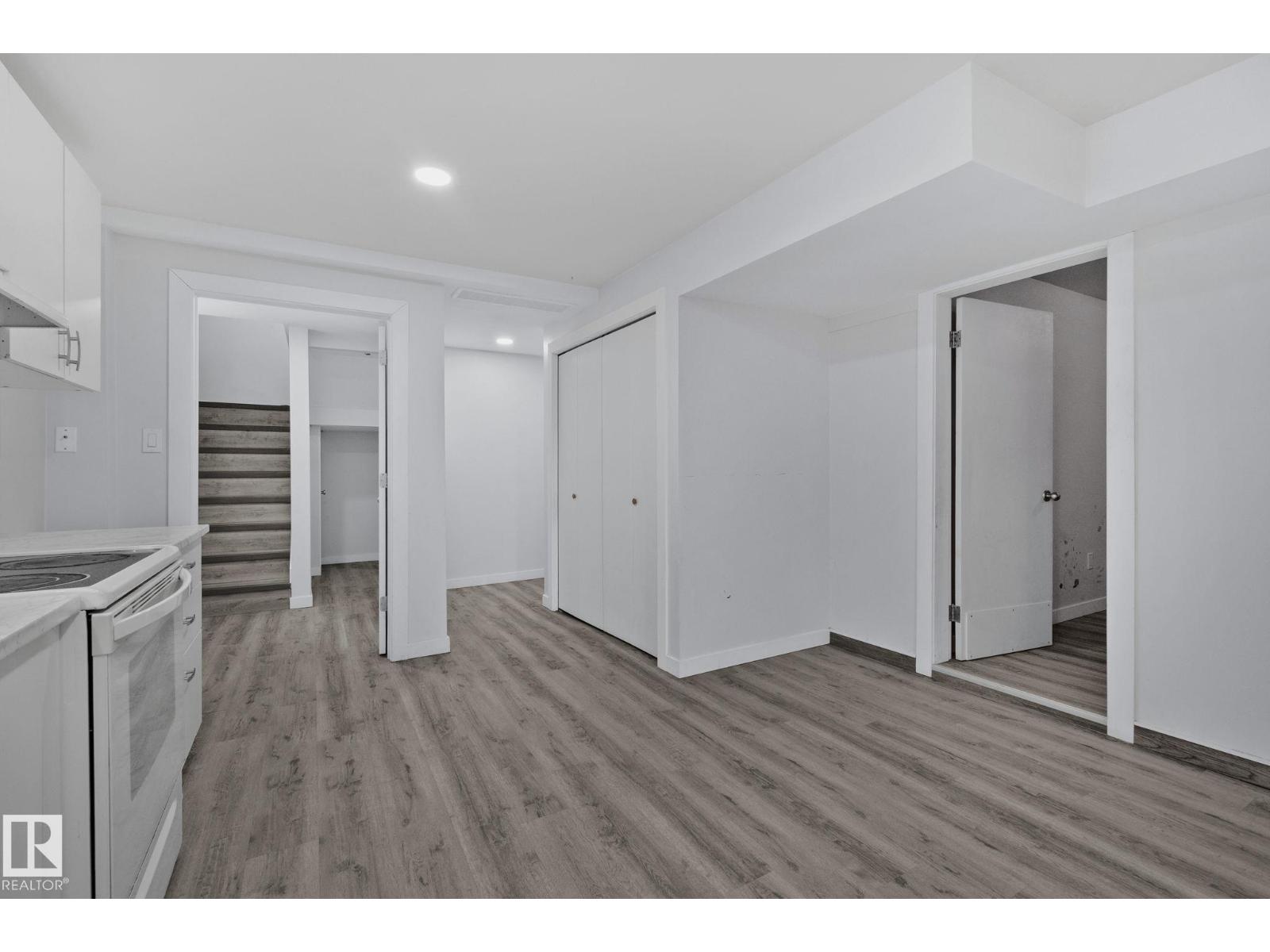 12002 37 ST NW, Edmonton