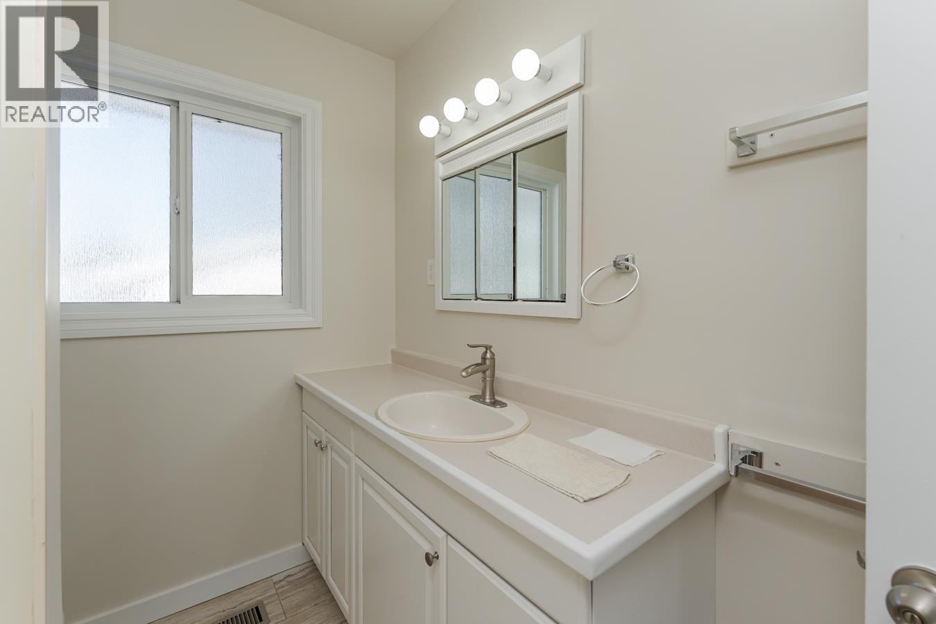 1450 FRASER CRESCENT - 22