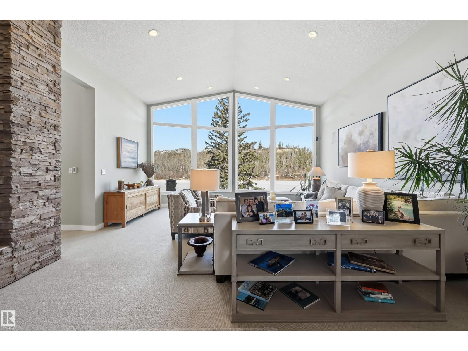 15625 WHITEMUD RD NW, Edmonton