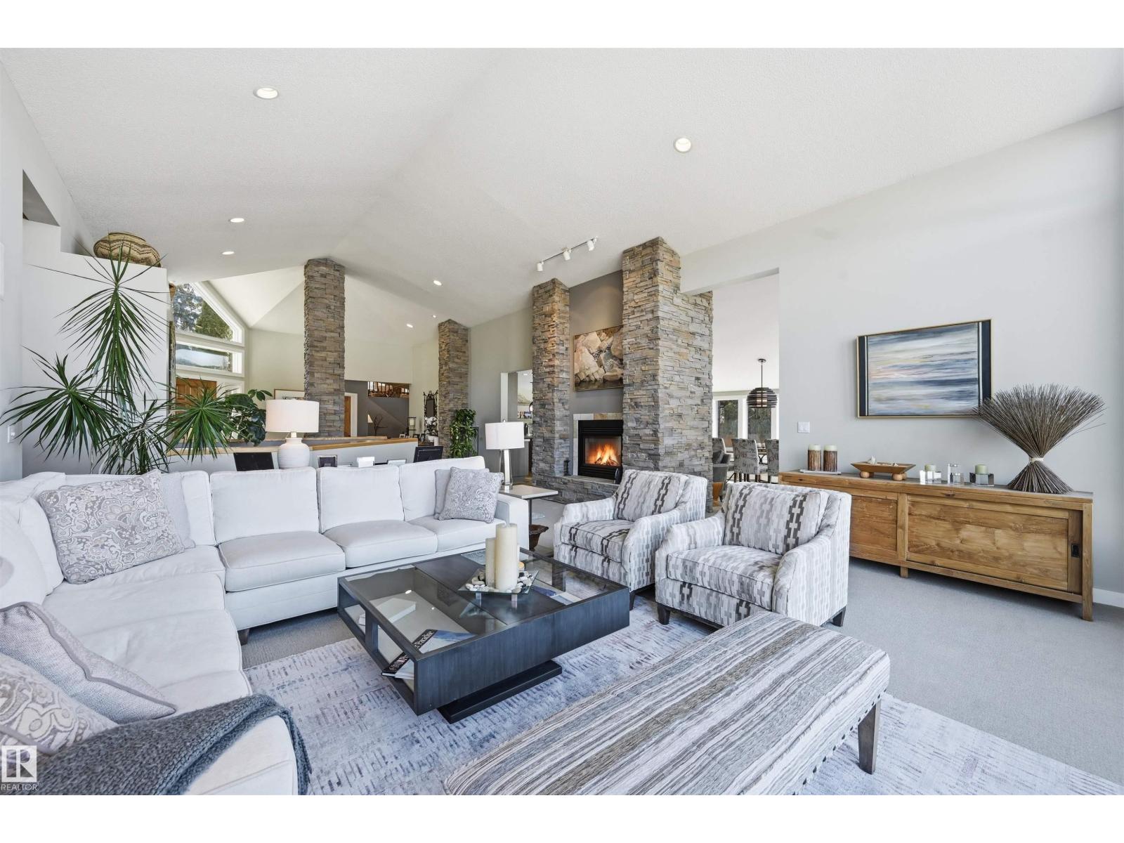 15625 WHITEMUD RD NW, Edmonton