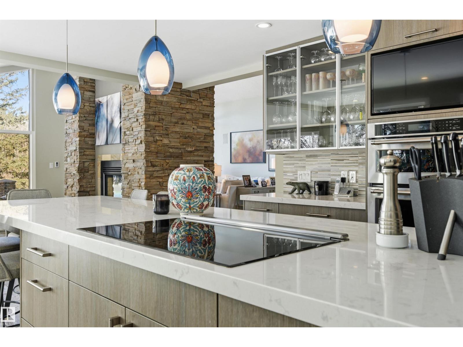 15625 WHITEMUD RD NW, Edmonton