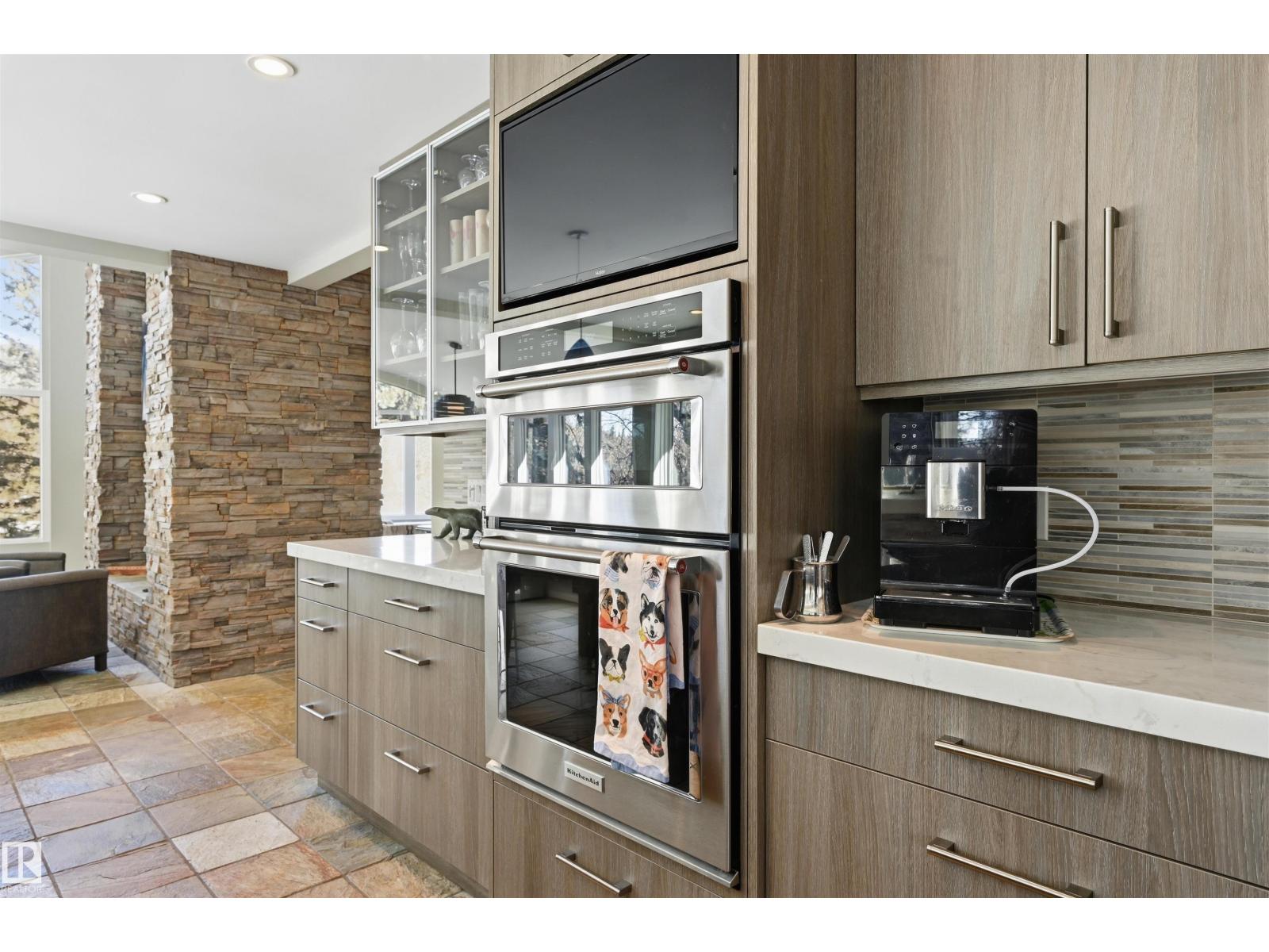 15625 WHITEMUD RD NW, Edmonton