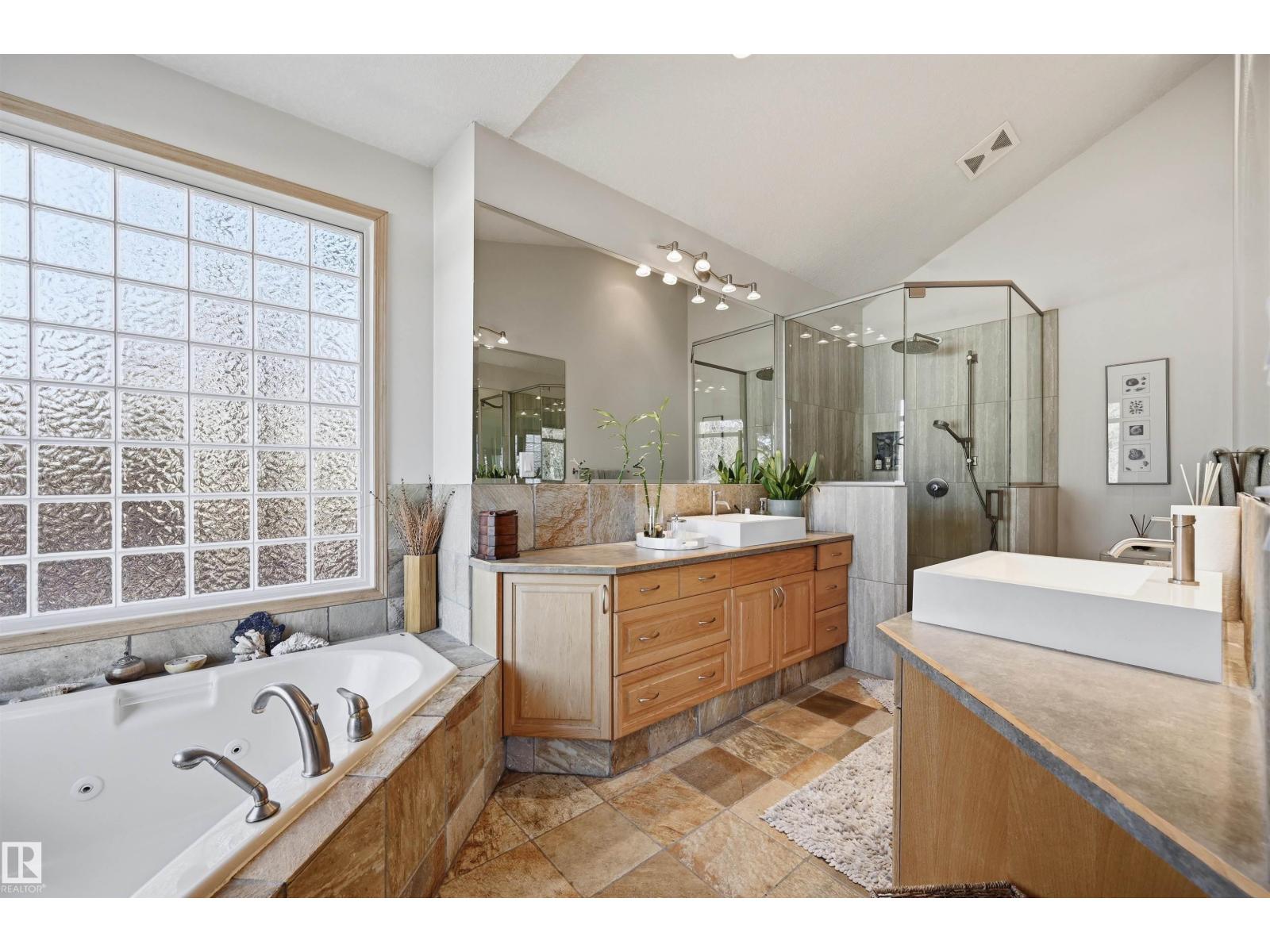 15625 WHITEMUD RD NW, Edmonton