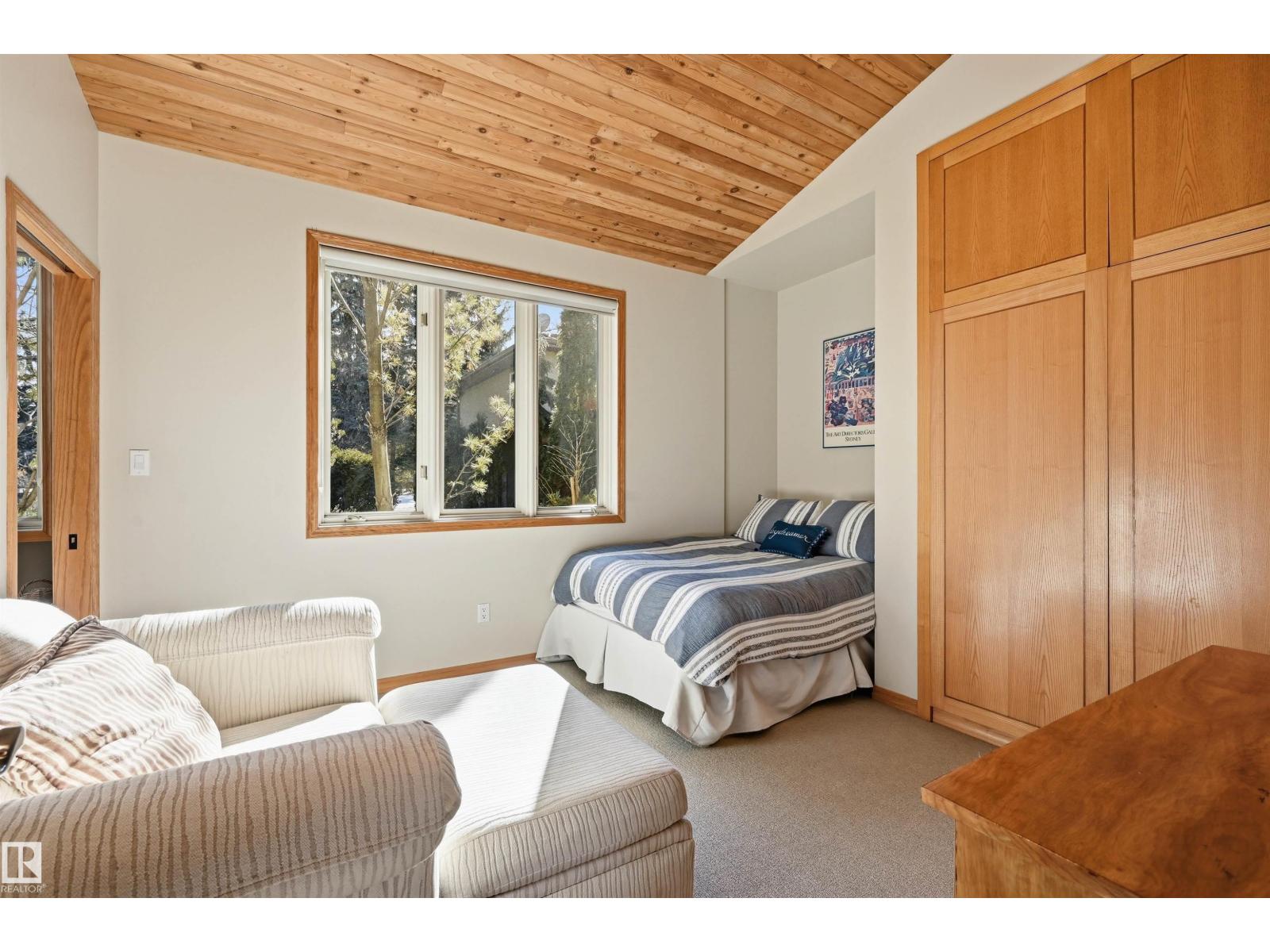 15625 WHITEMUD RD NW, Edmonton