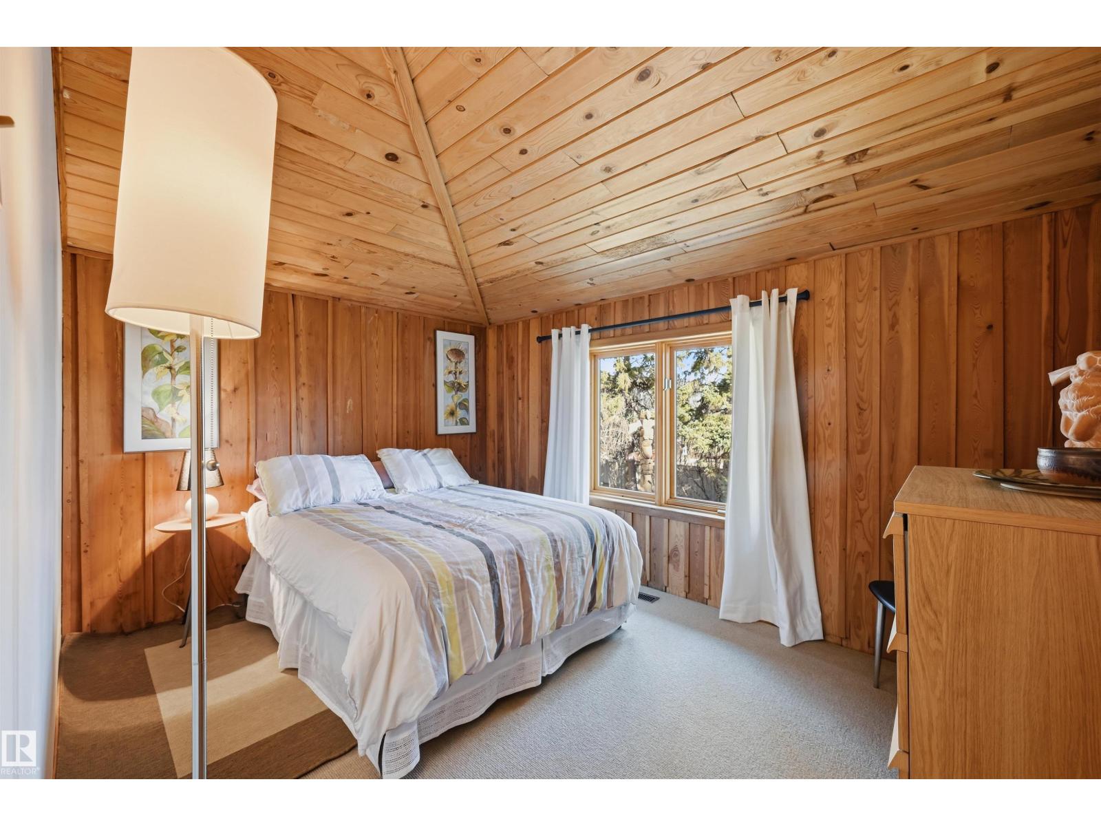 15625 WHITEMUD RD NW, Edmonton