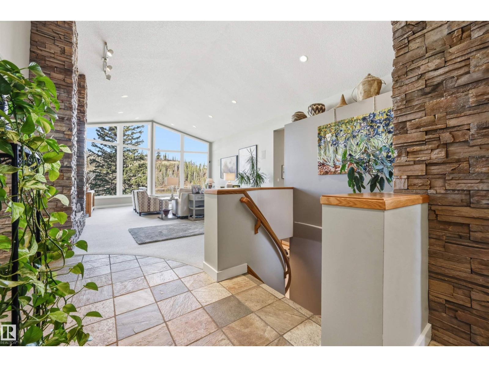 15625 WHITEMUD RD NW, Edmonton