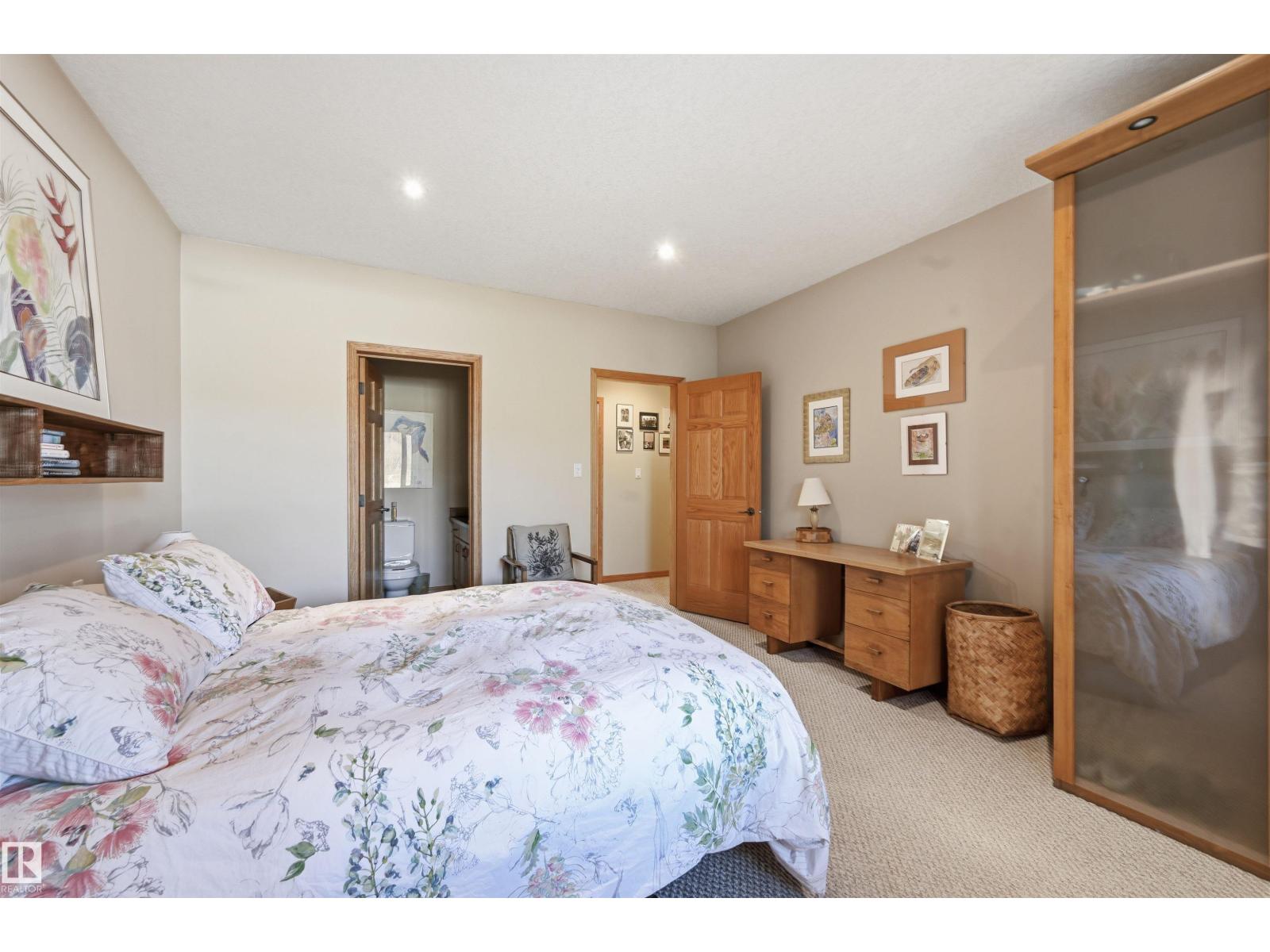 15625 WHITEMUD RD NW, Edmonton