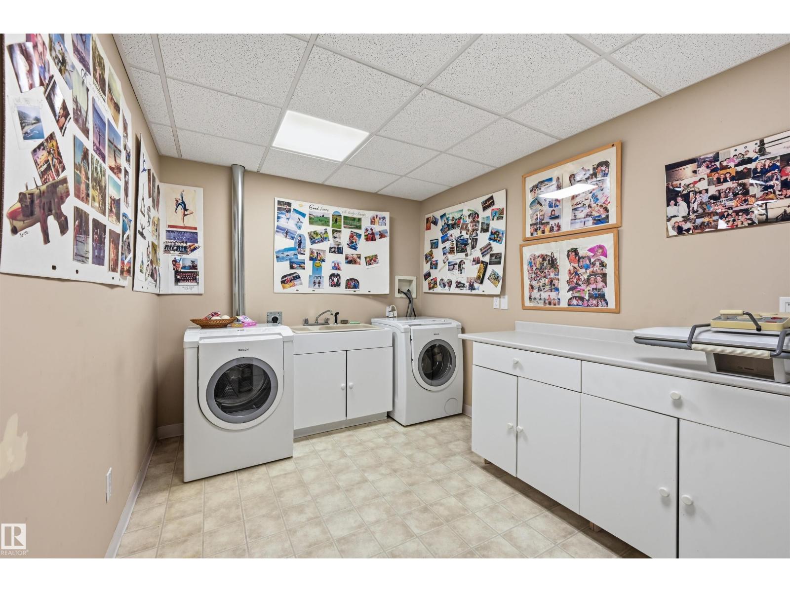 15625 WHITEMUD RD NW, Edmonton