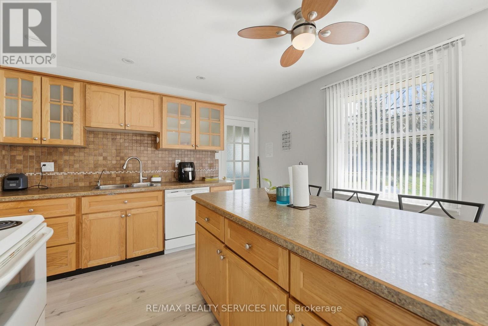 5 CHAUCER ROAD - 10