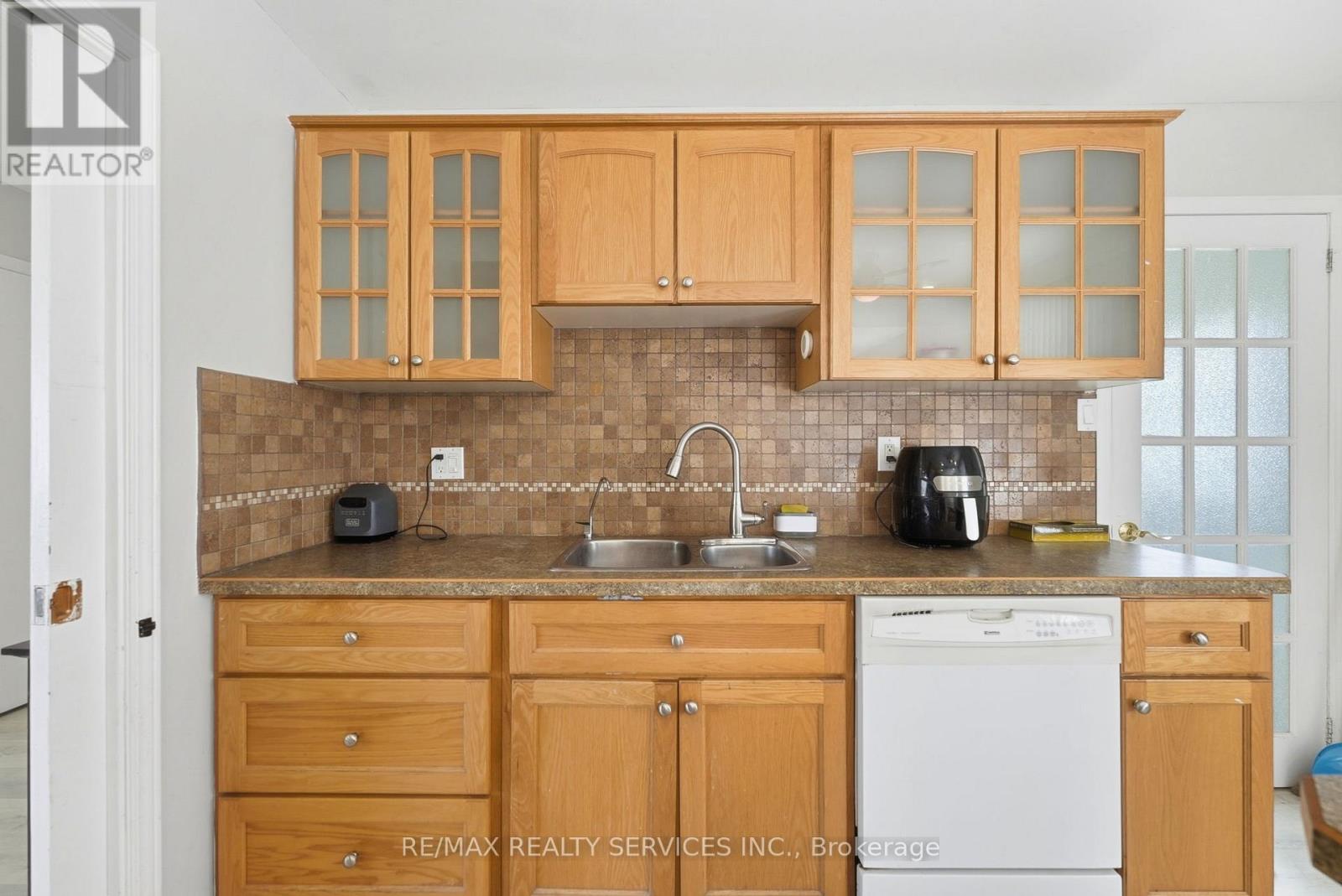5 CHAUCER ROAD - 14