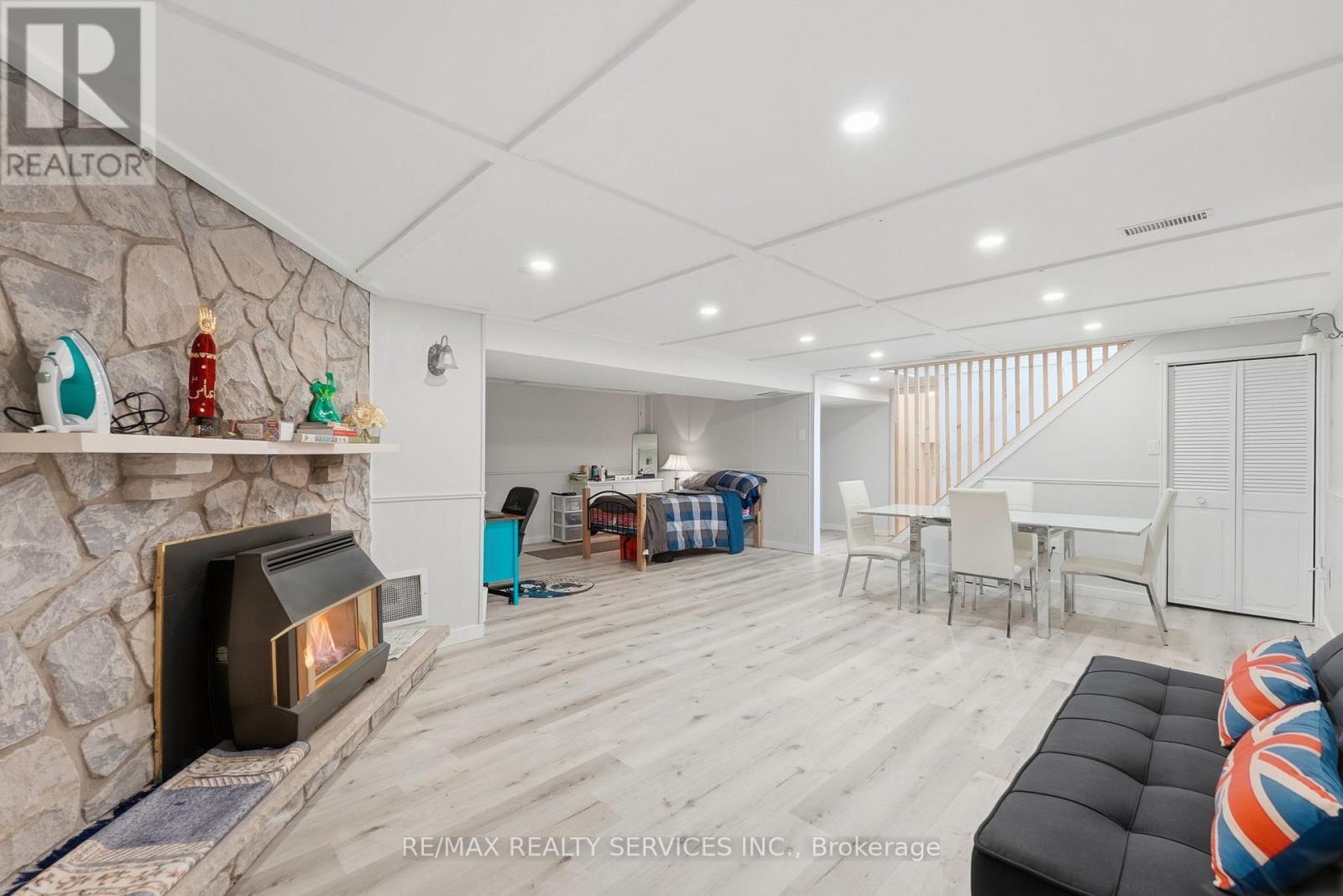 5 CHAUCER ROAD - 28