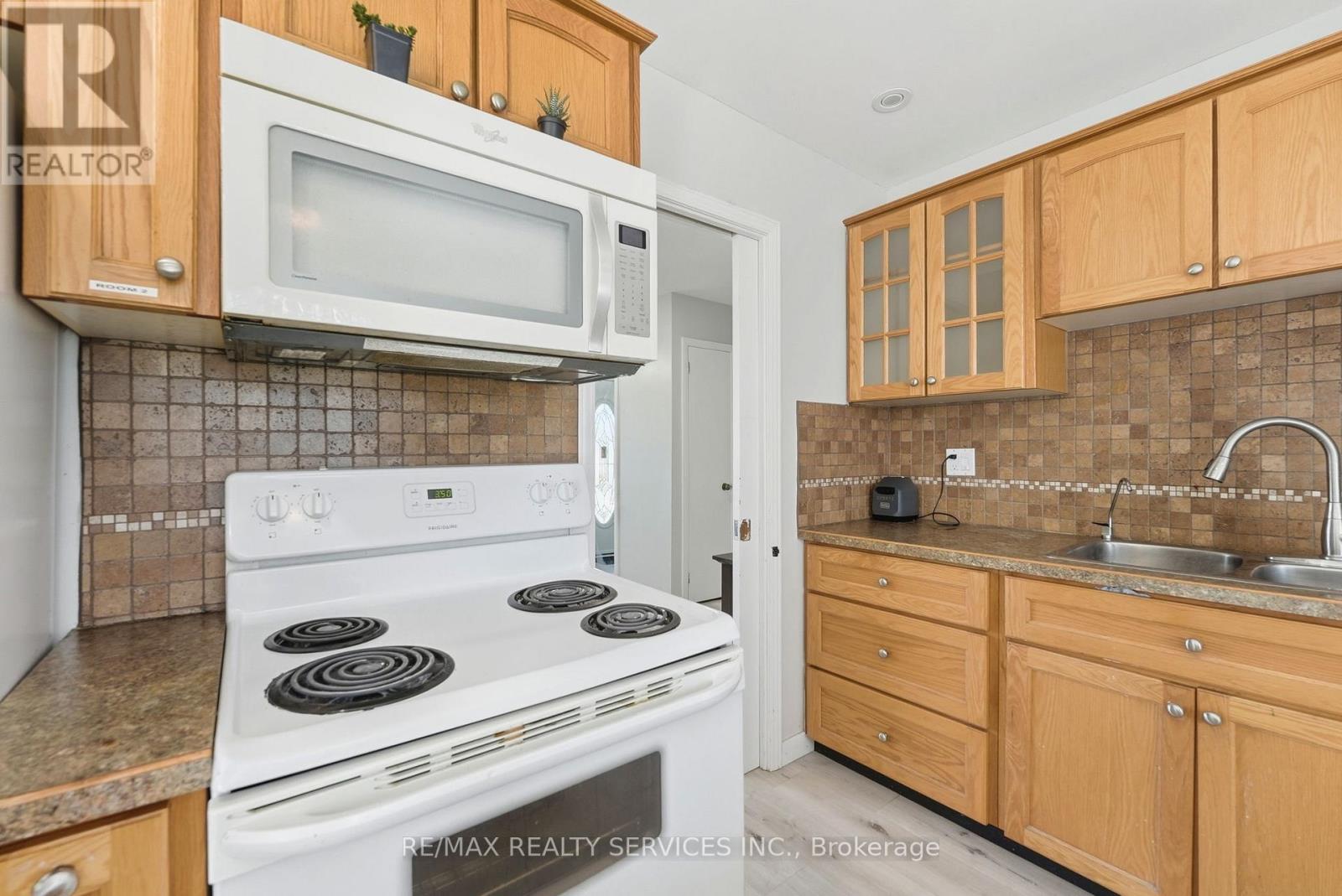 5 CHAUCER ROAD - 12