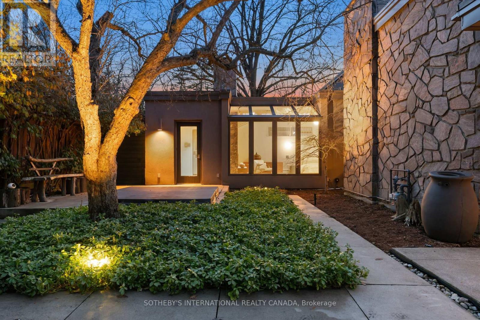 105 MARSDALE DRIVE — photo 48