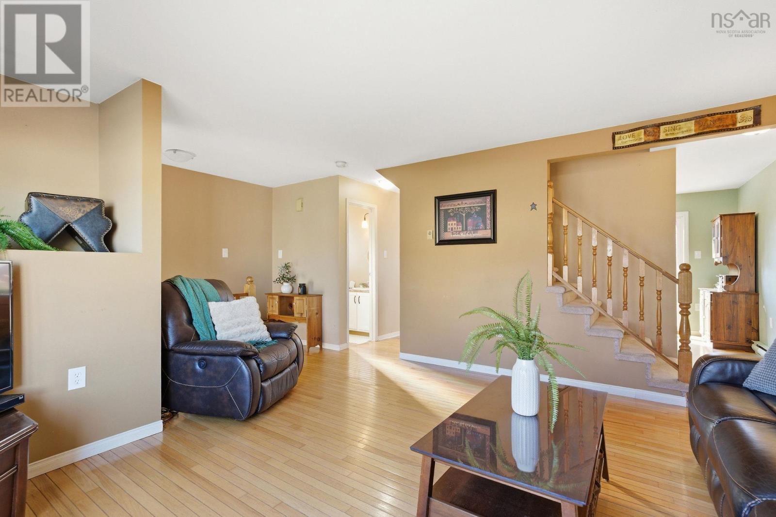 Property 7 of 34 of 1 Oakwood Court