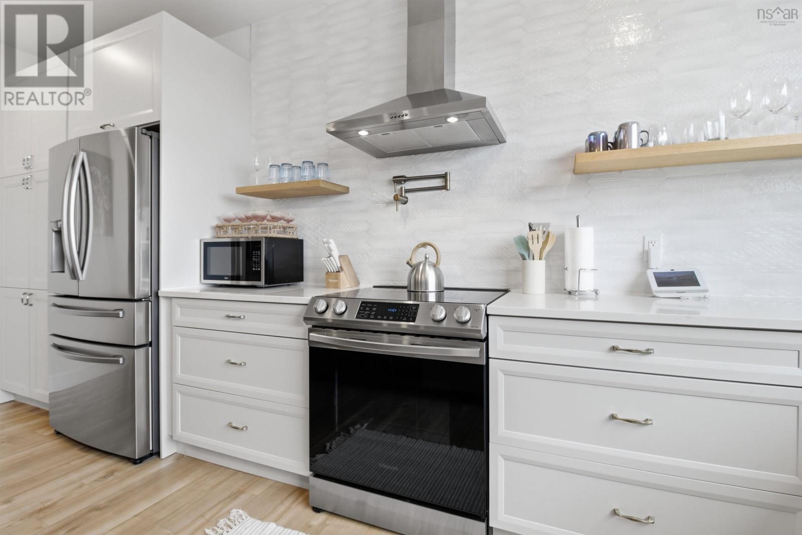 Property 16 of 42 of 107 Amelinda Crescent, 105 Amelinda Crescent