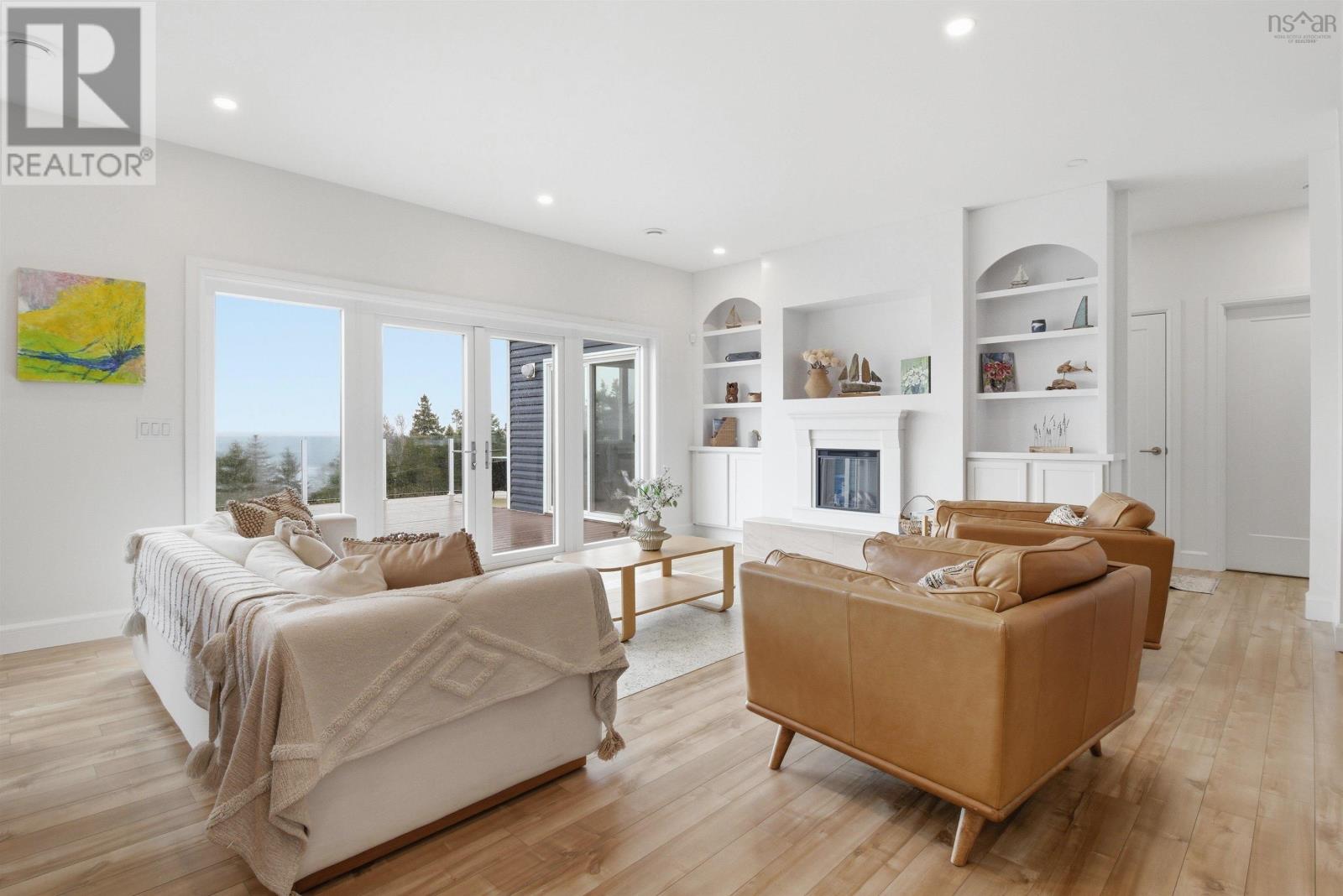 Property 12 of 42 of 107 Amelinda Crescent, 105 Amelinda Crescent