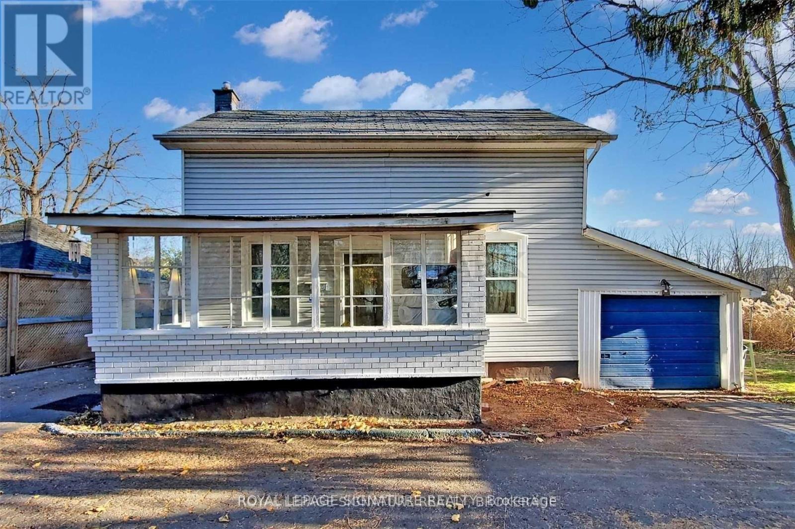 362A QUEEN STREET S - 1