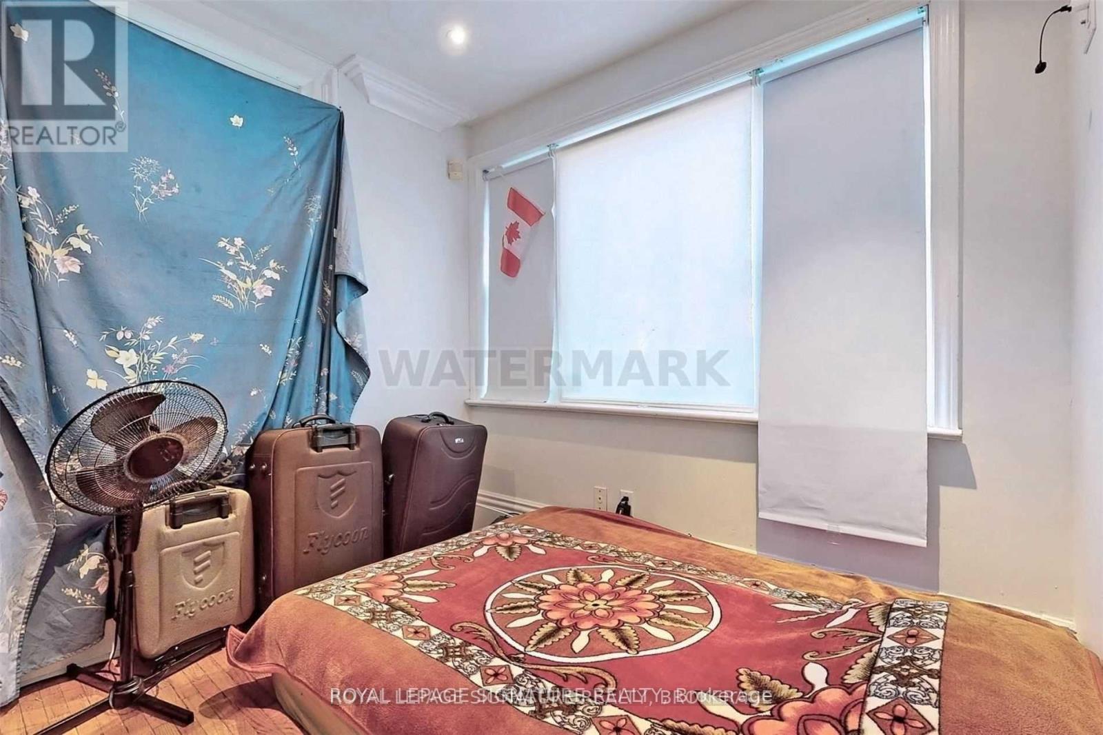 362A QUEEN STREET S - 31