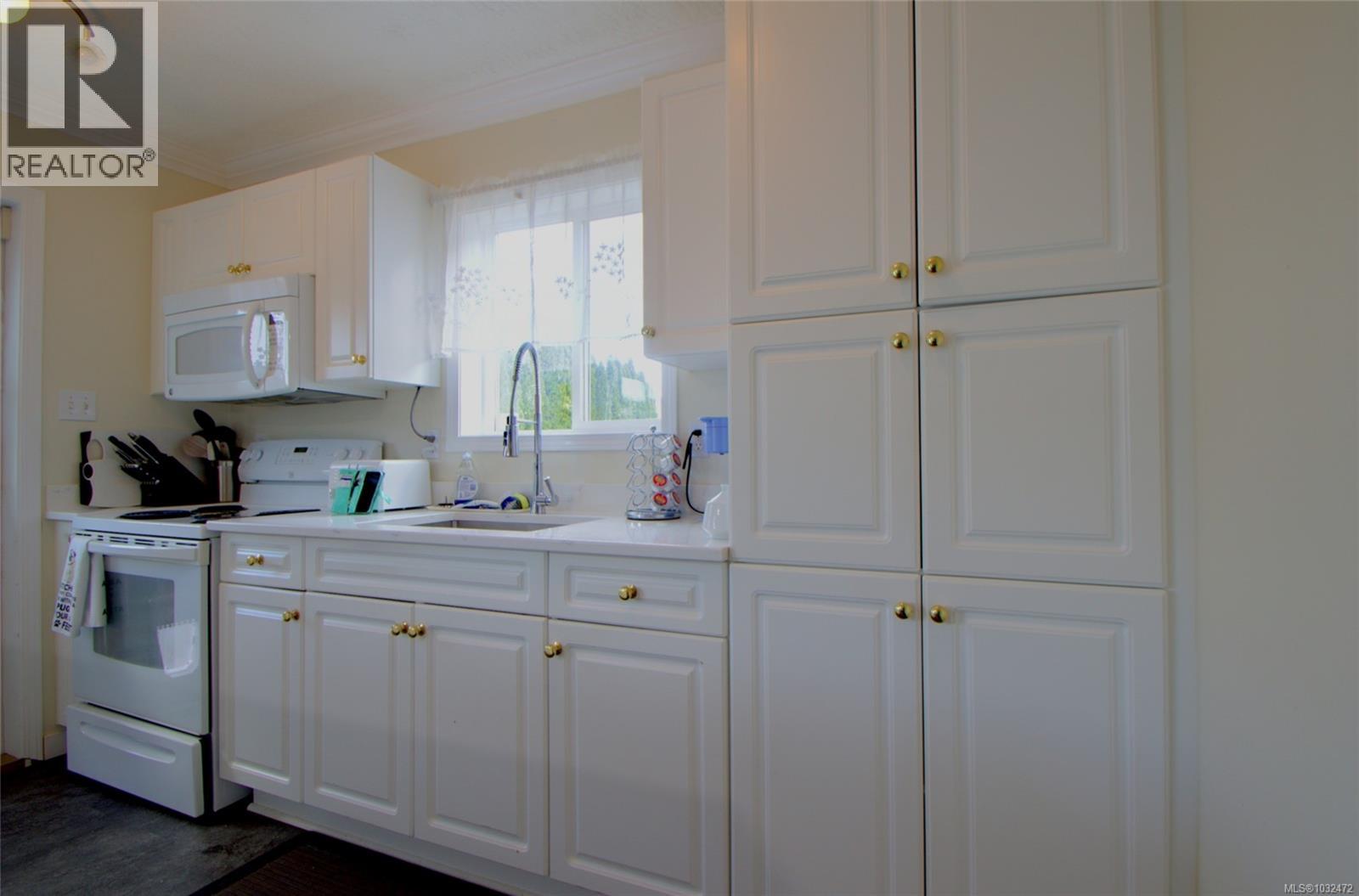 1380 Krebs Cres - 9