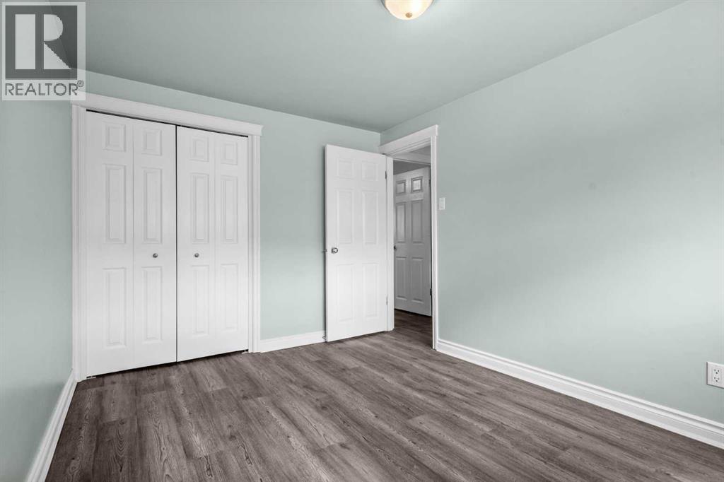 Single Family House 4 Level for Sale in  Hooke Road SW Haysboro Calgary 