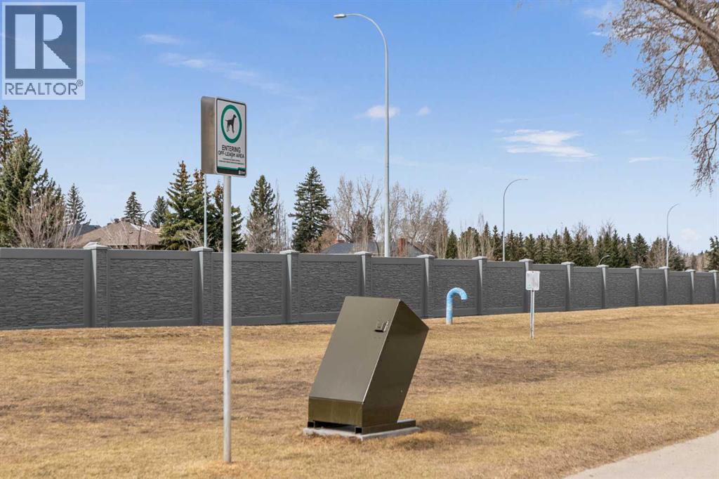 Single Family House 4 Level for Sale in  Hooke Road SW Haysboro Calgary 