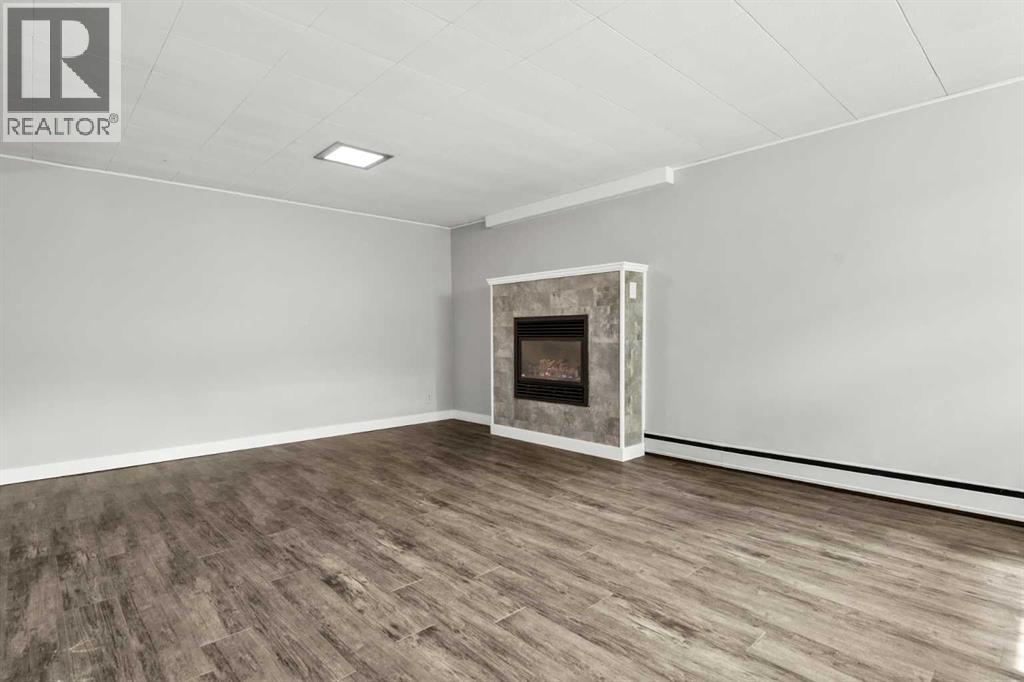 Single Family House 4 Level for Sale in  Hooke Road SW Haysboro Calgary 