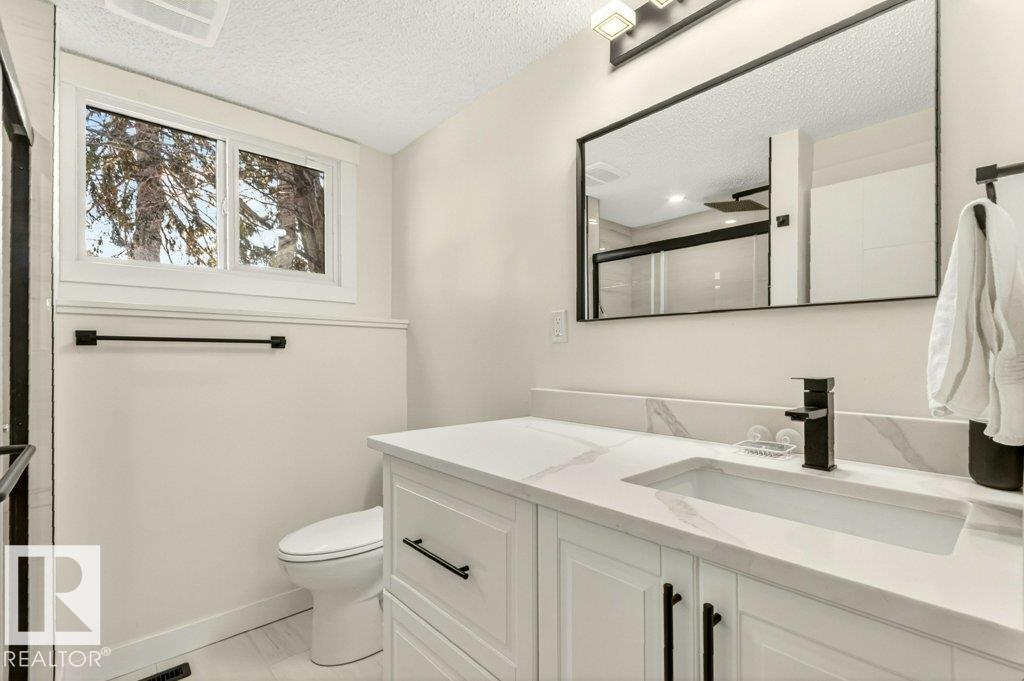 11435 46 AV NW, Edmonton