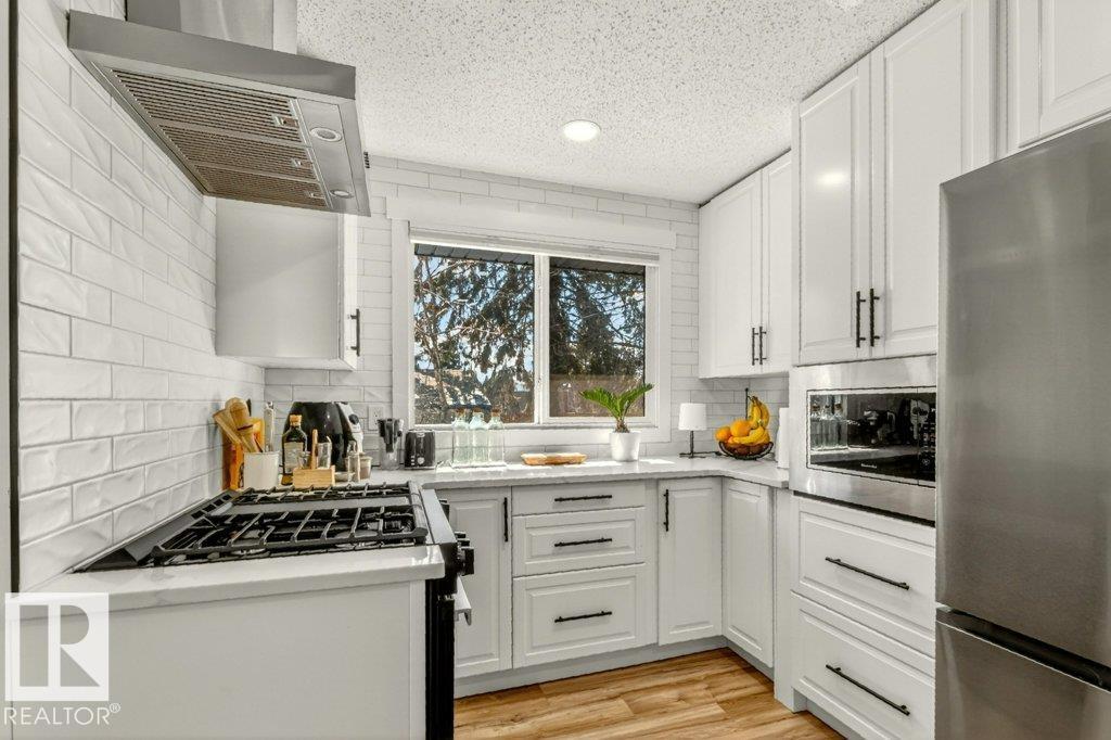 11435 46 AV NW, Edmonton