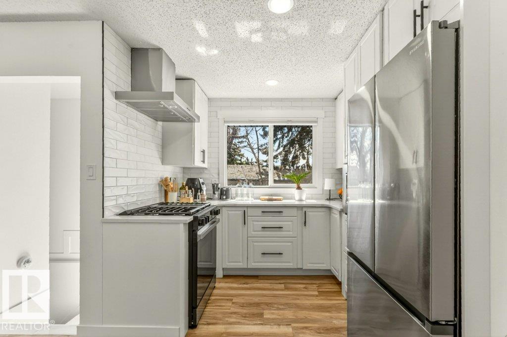 11435 46 AV NW, Edmonton