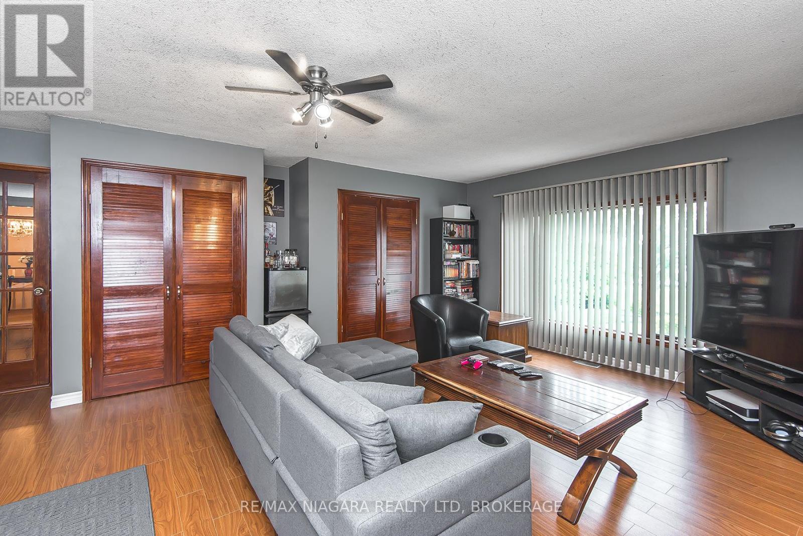 140 LAKESHORE ROAD — photo 25