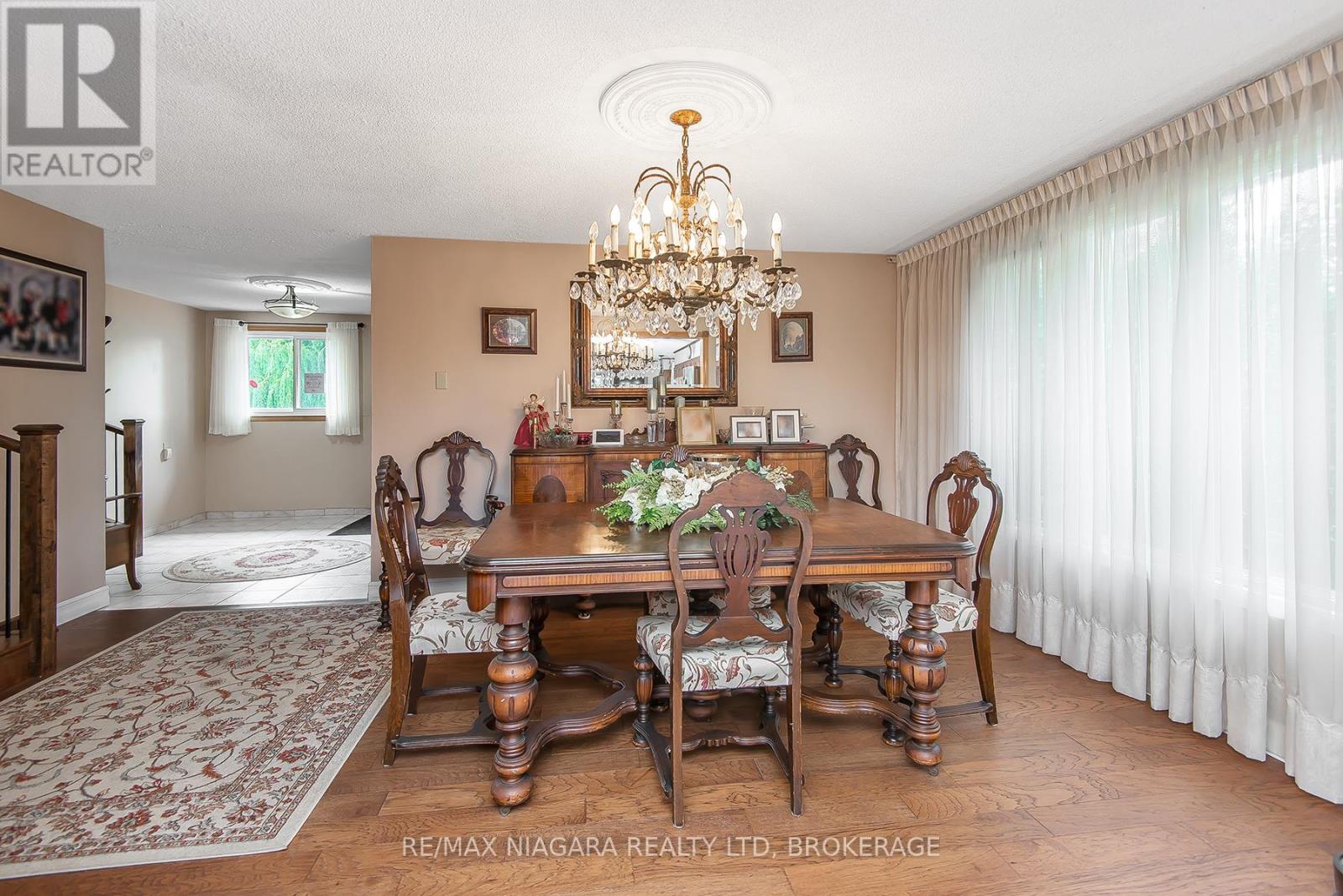 140 LAKESHORE ROAD — photo 31