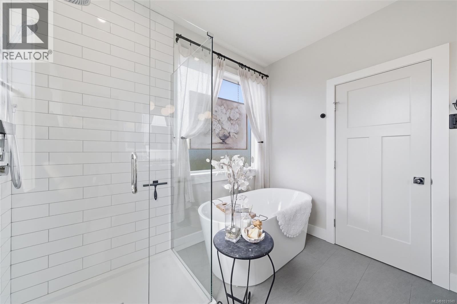 912 Clarke Rd, Central Saanich