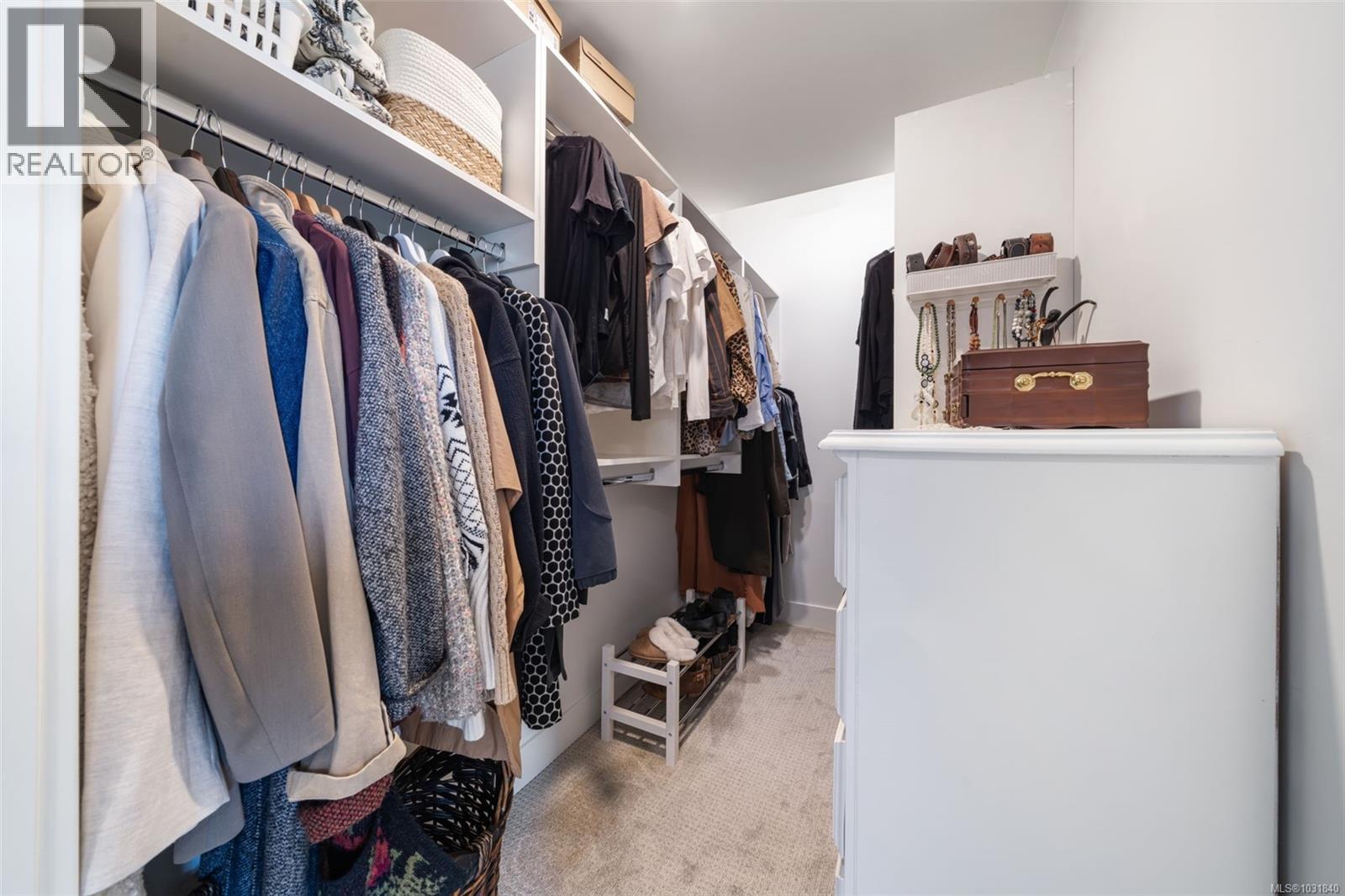 912 Clarke Rd, Central Saanich