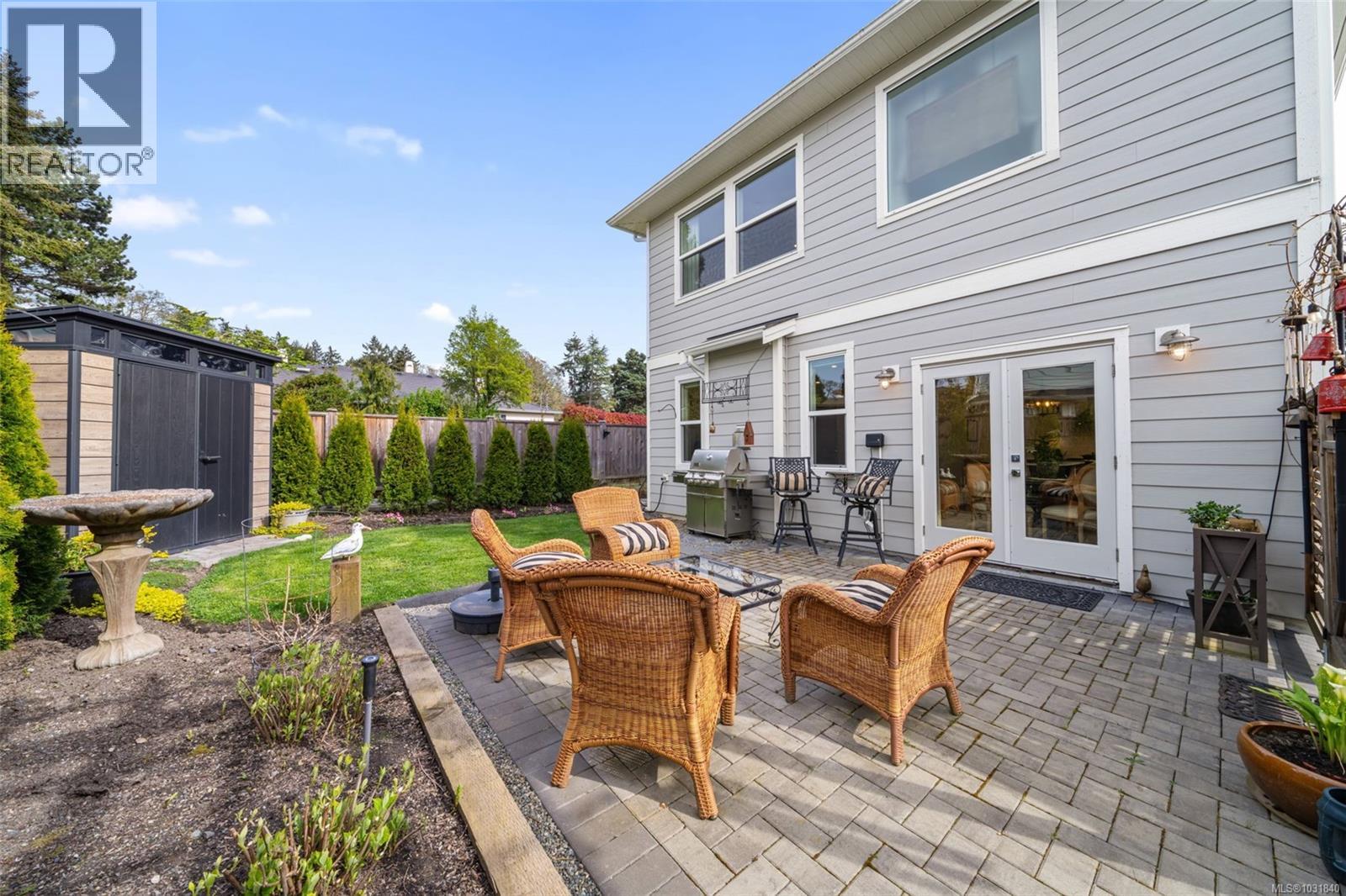 912 Clarke Rd, Central Saanich