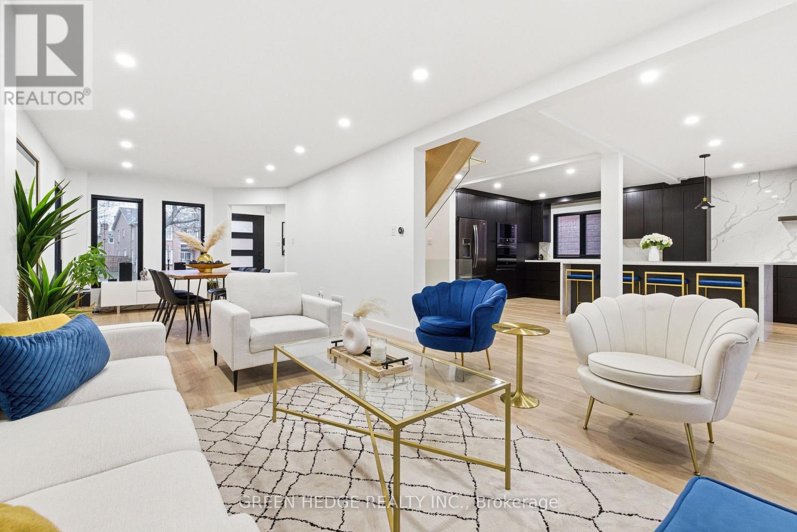 33 DAGWELL CRESCENT - 14