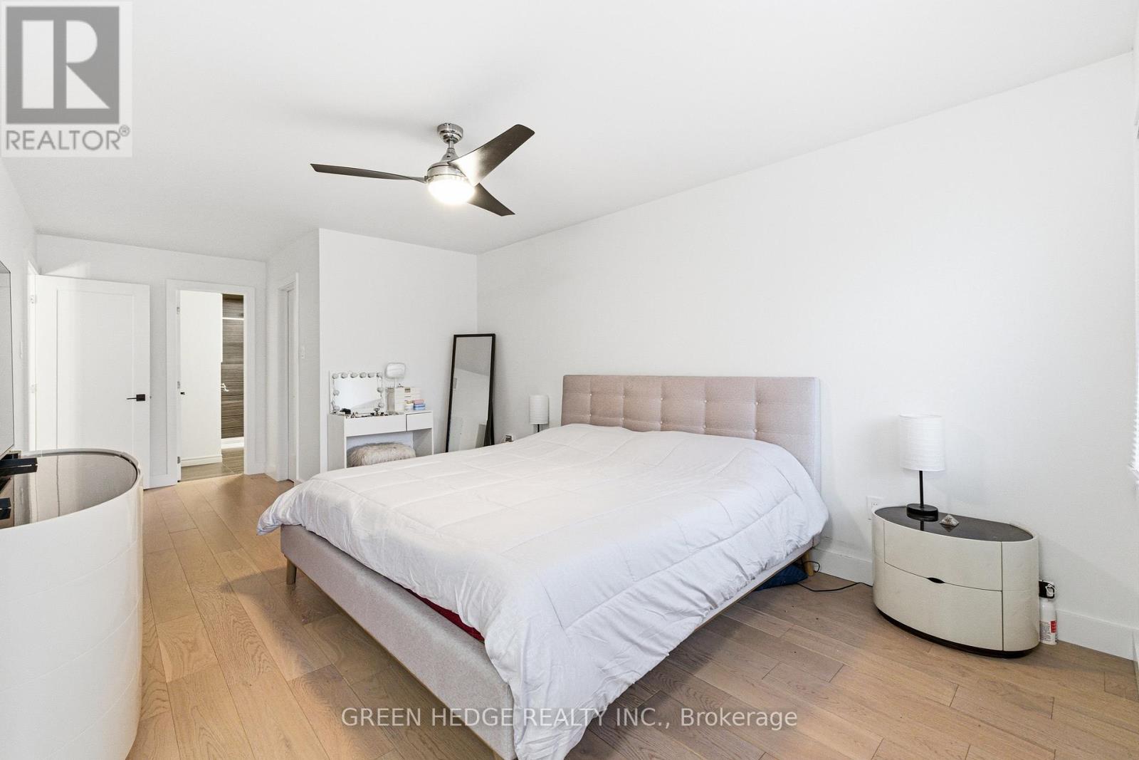 33 DAGWELL CRESCENT - 23