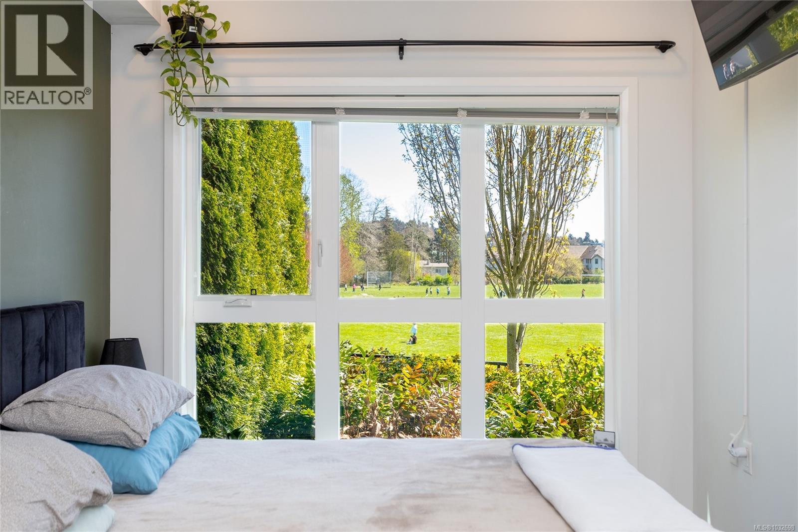 105 745 Travino Lane, Saanich